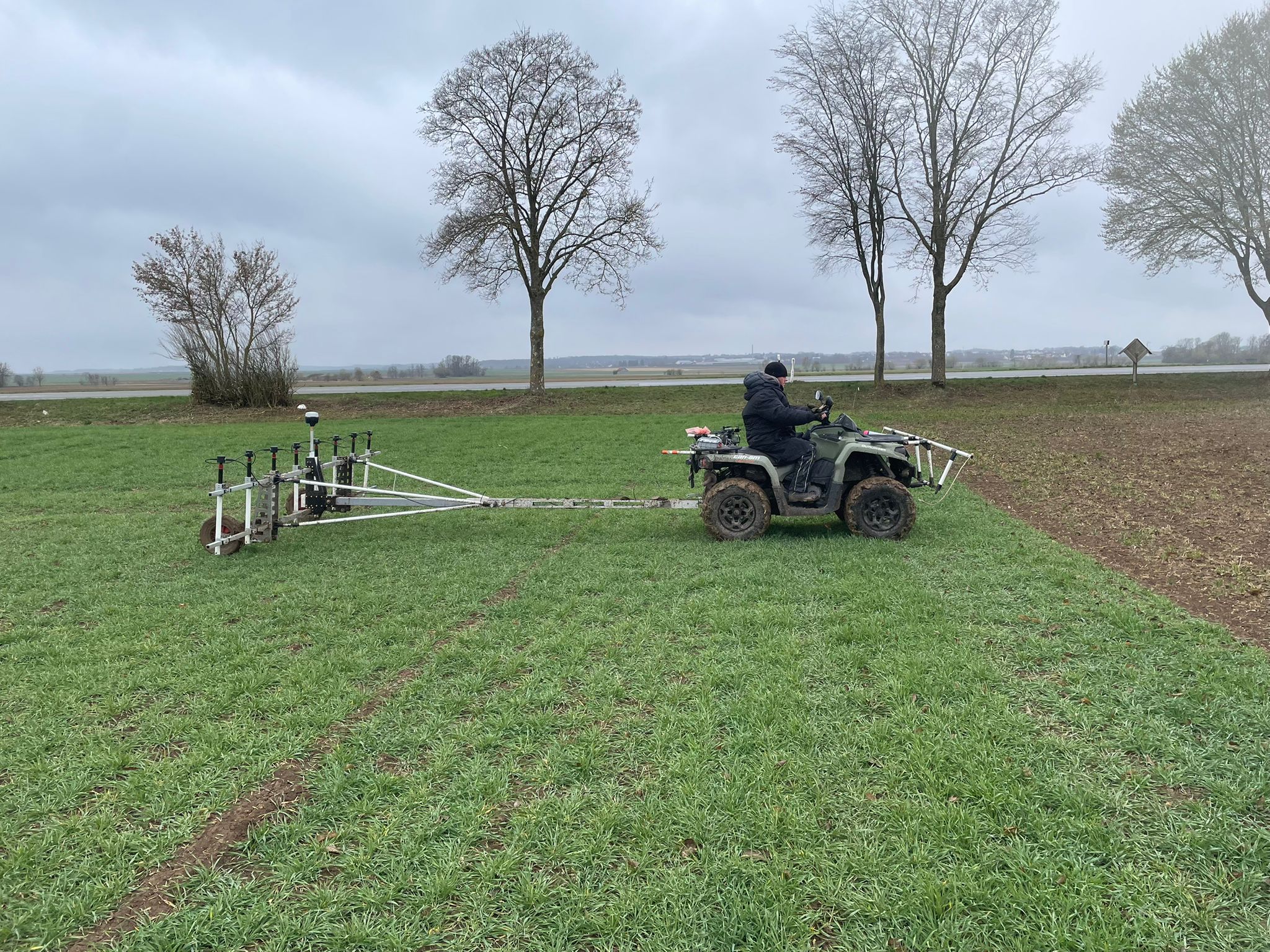 Der Einsatz eines fahrzeuggestützten Sondensystems mit GPS-Tracking, um die Messdaten exakt zu georeferenzieren.